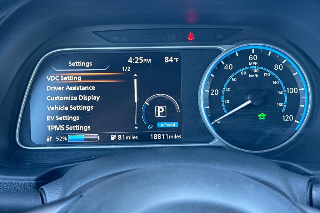 Used 2025 Nissan Leaf S FWD image 23