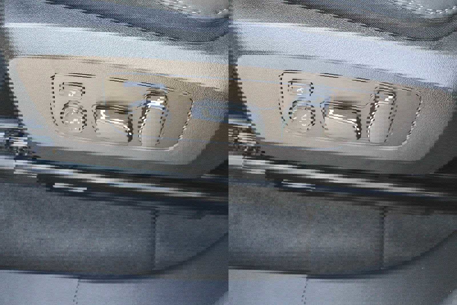 Used 2025 BMW X3 xDrive30i w/ Convenience Package image 21