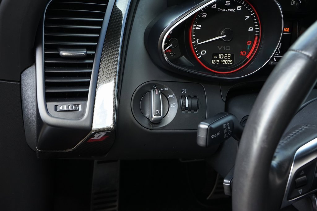 Used 2011 Audi R8 V10 image 25