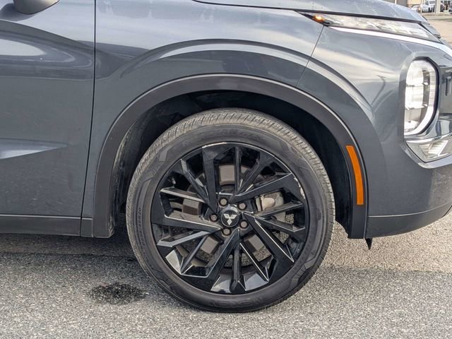 Used 2024 Mitsubishi Outlander SE image 11