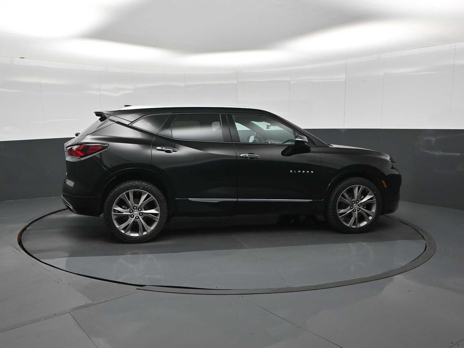 Used 2021 Chevrolet Blazer Premier w/ Driver Confidence II Package AWD/4WD image 9