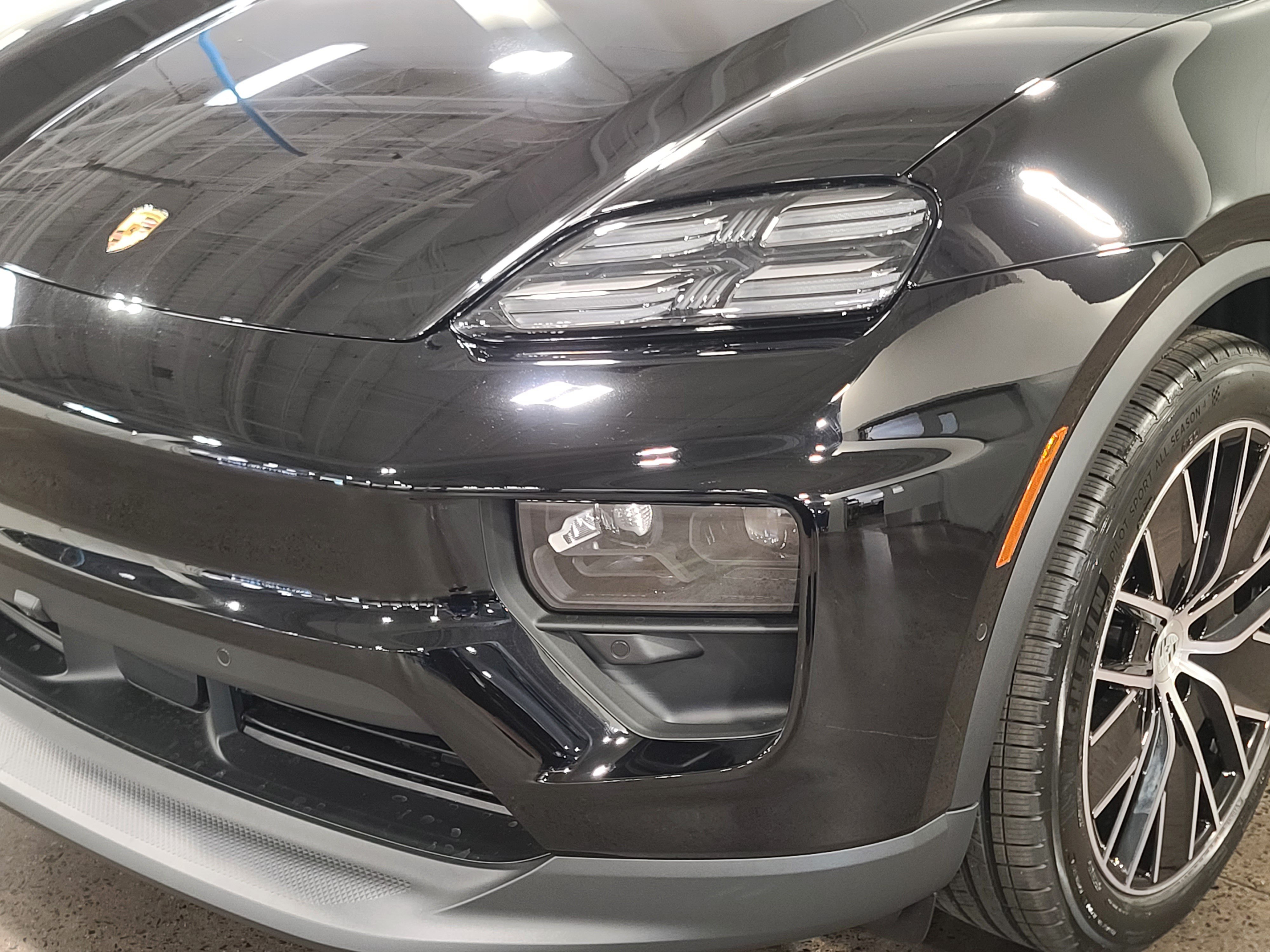 New 2026 Porsche Macan Electric RWD image 32