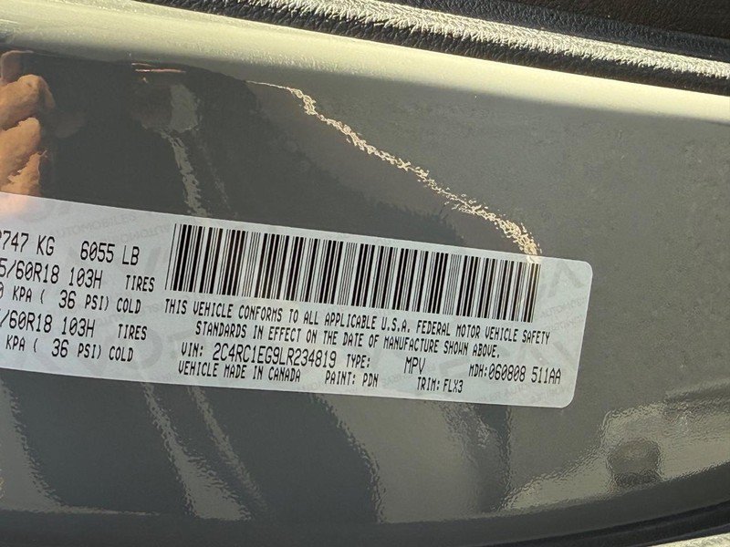Used 2020 Chrysler Pacifica Touring-L Plus w/ Advanced Safetytec Group FWD image 33