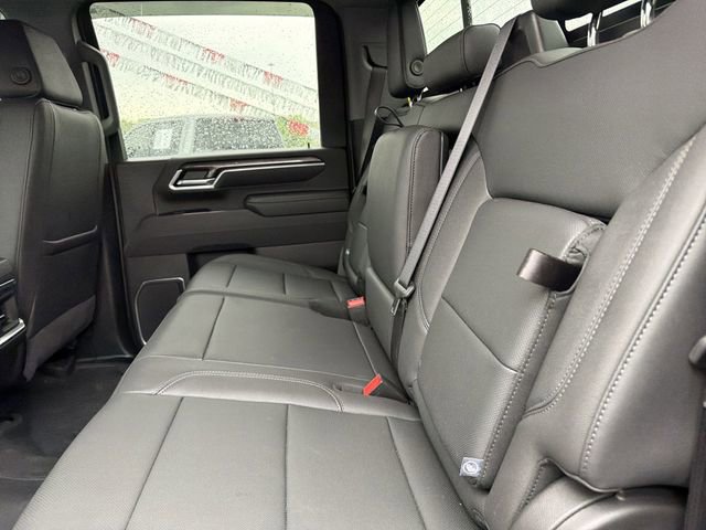 Used 2026 Chevrolet Silverado 2500 LTZ w/ LTZ Convenience Package AWD/4WD image 13