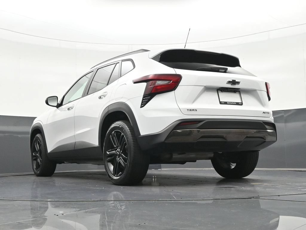 Used 2024 Chevrolet Trax ACTIV w/ Sunroof Package FWD image 26