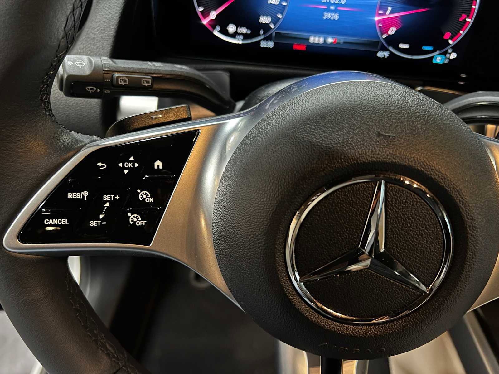 Certified 2025 Mercedes-Benz GLB 250 4MATIC image 27