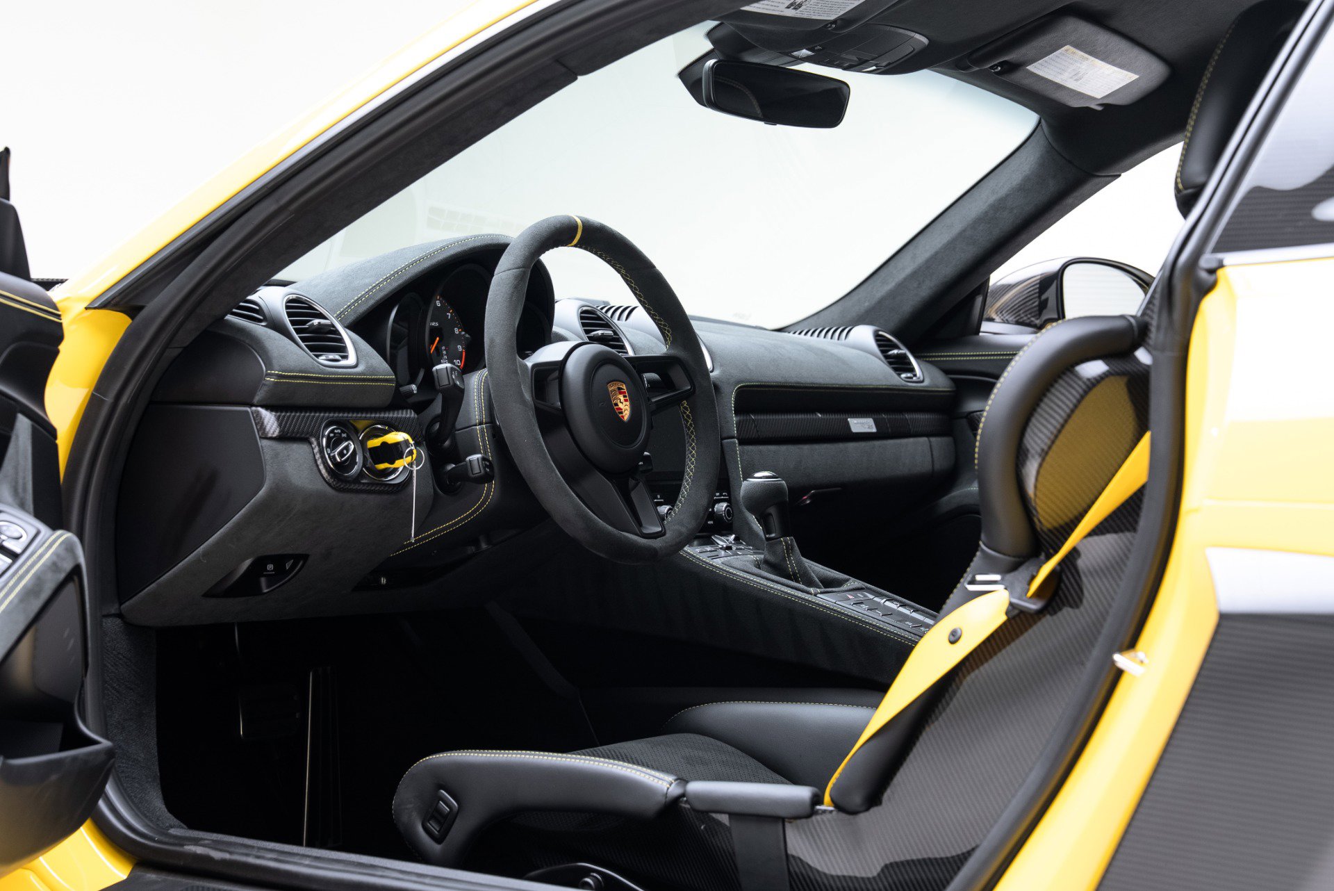 Used 2024 Porsche 718 Cayman GT4 RS RWD image 2