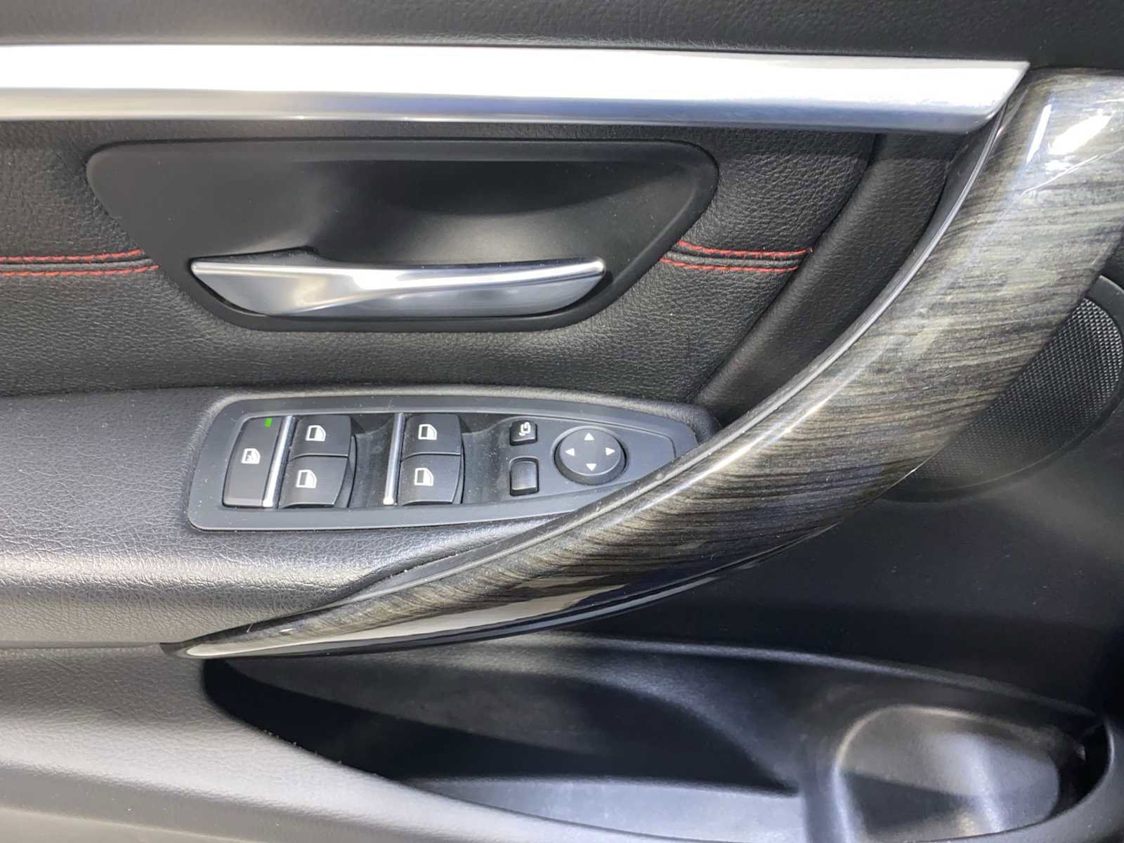 Used 2018 BMW 330i xDrive Sedan image 23