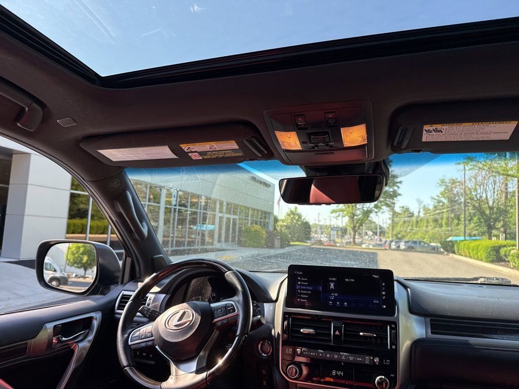 Used 2023 Lexus GX 460 Premium w/ Accessory Package AWD/4WD image 8