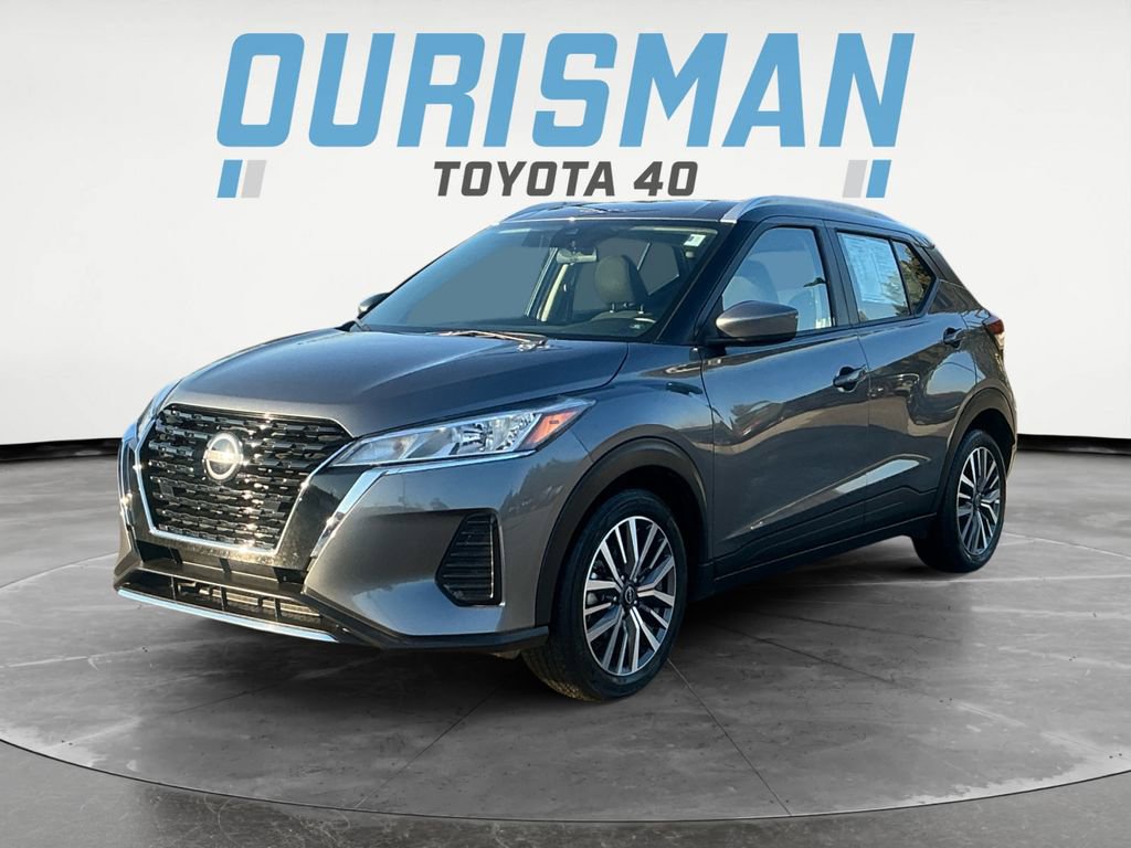 Used 2024 Nissan Kicks SV image 3