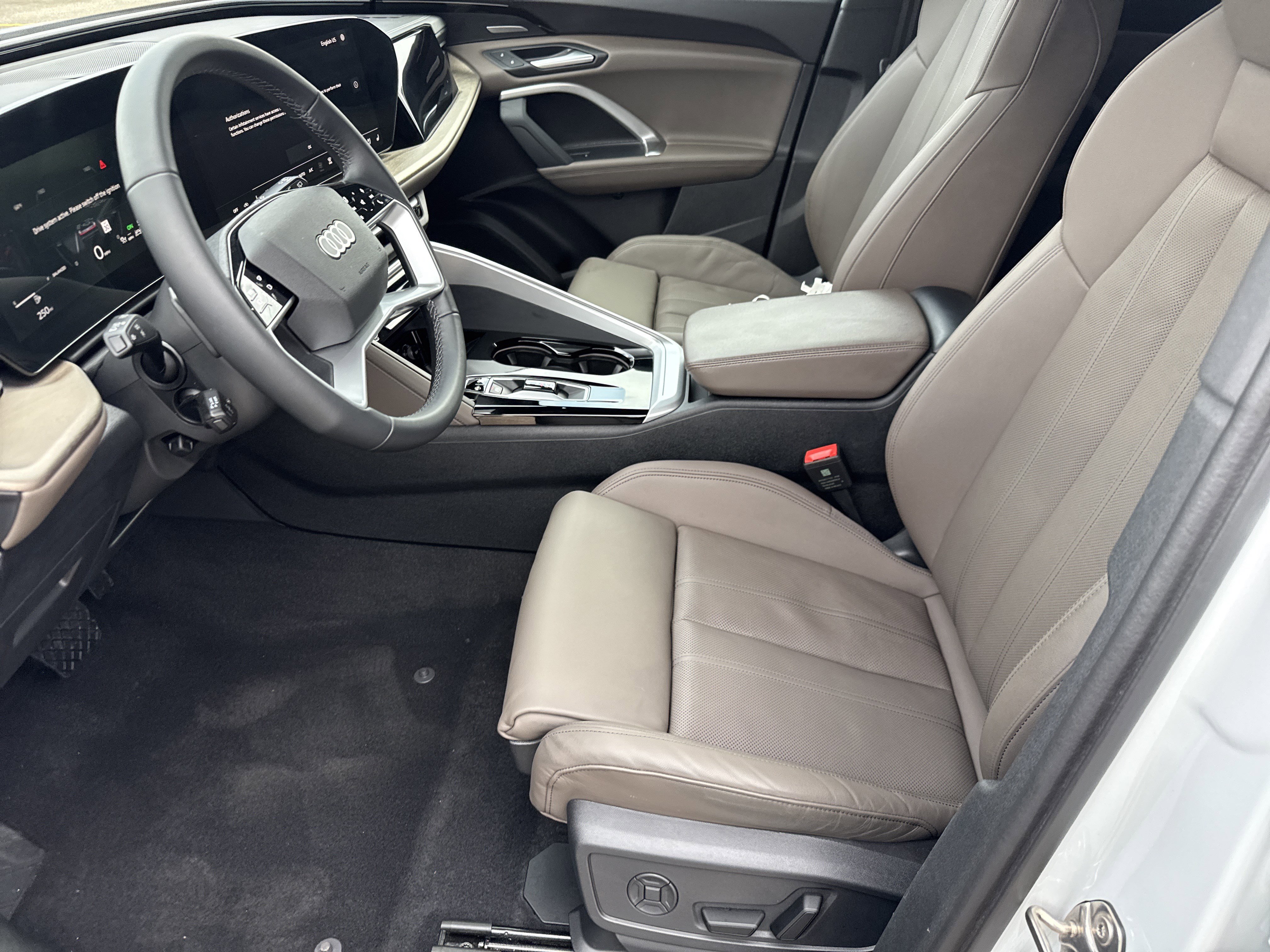 Used 2025 Audi Q5 Premium Plus w/ Premium Plus image 5