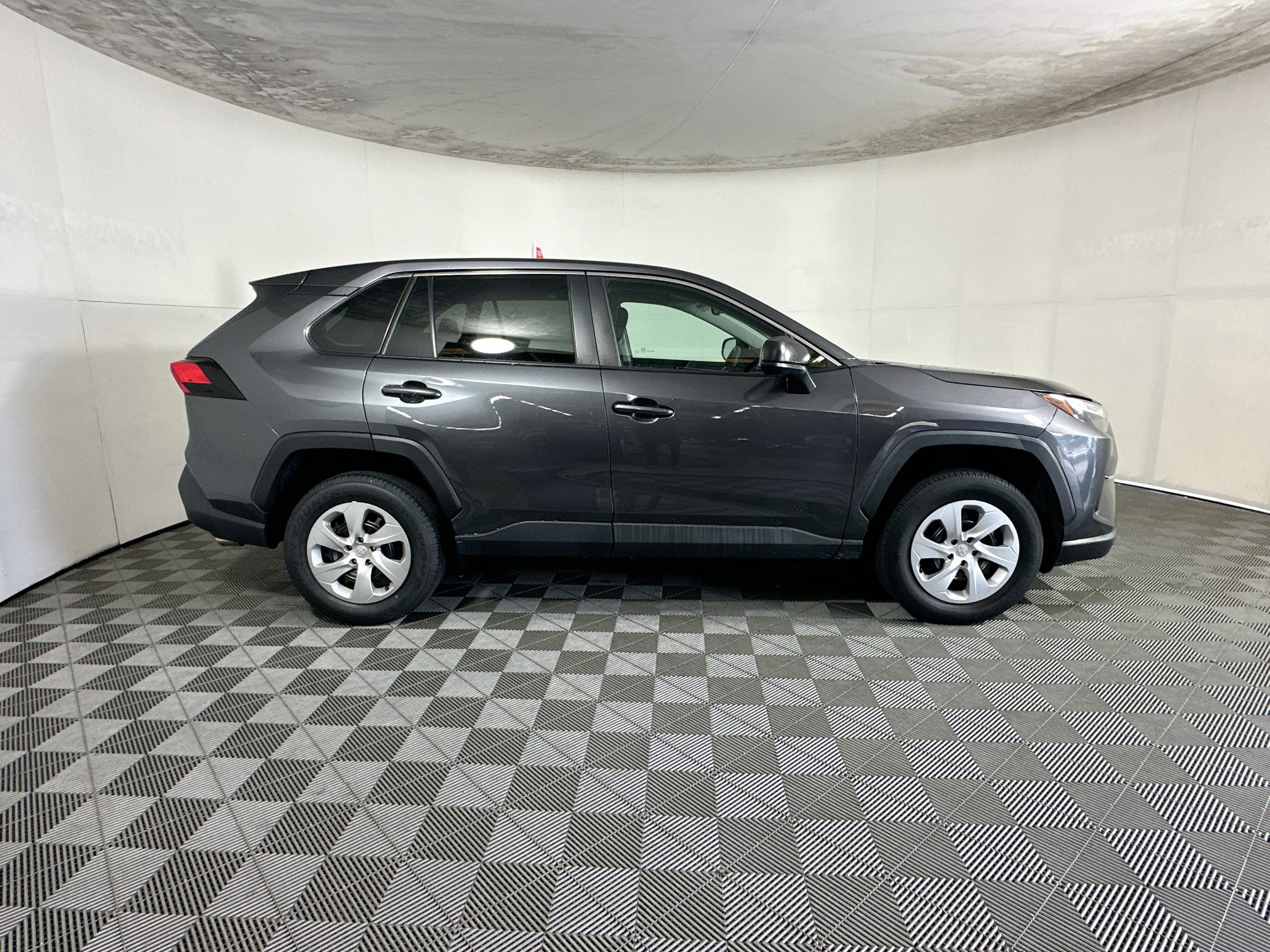 Used 2023 Toyota RAV4 LE FWD image 2