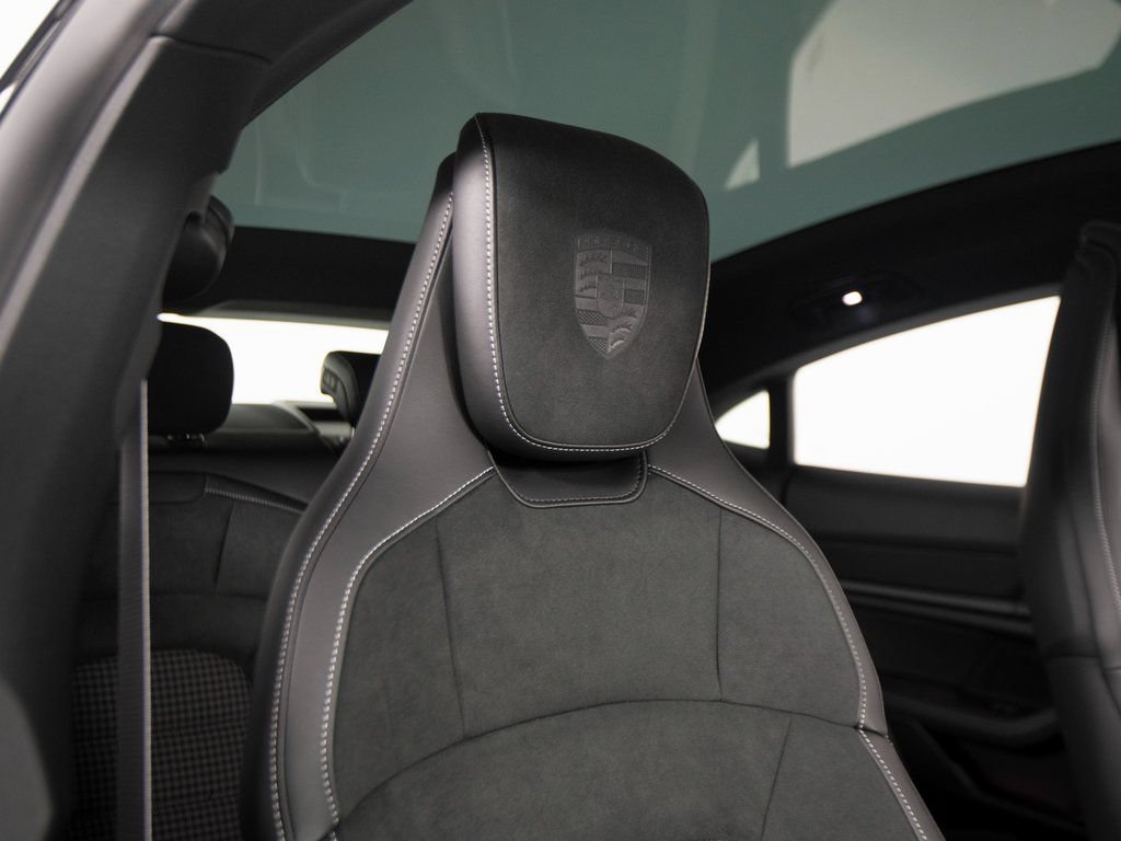 New 2026 Porsche Taycan 4S AWD/4WD image 31