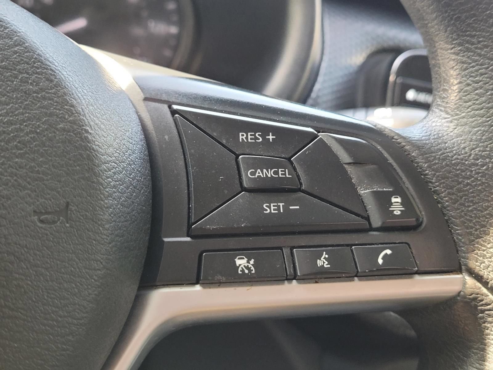 Used 2021 Nissan Kicks SV FWD image 27