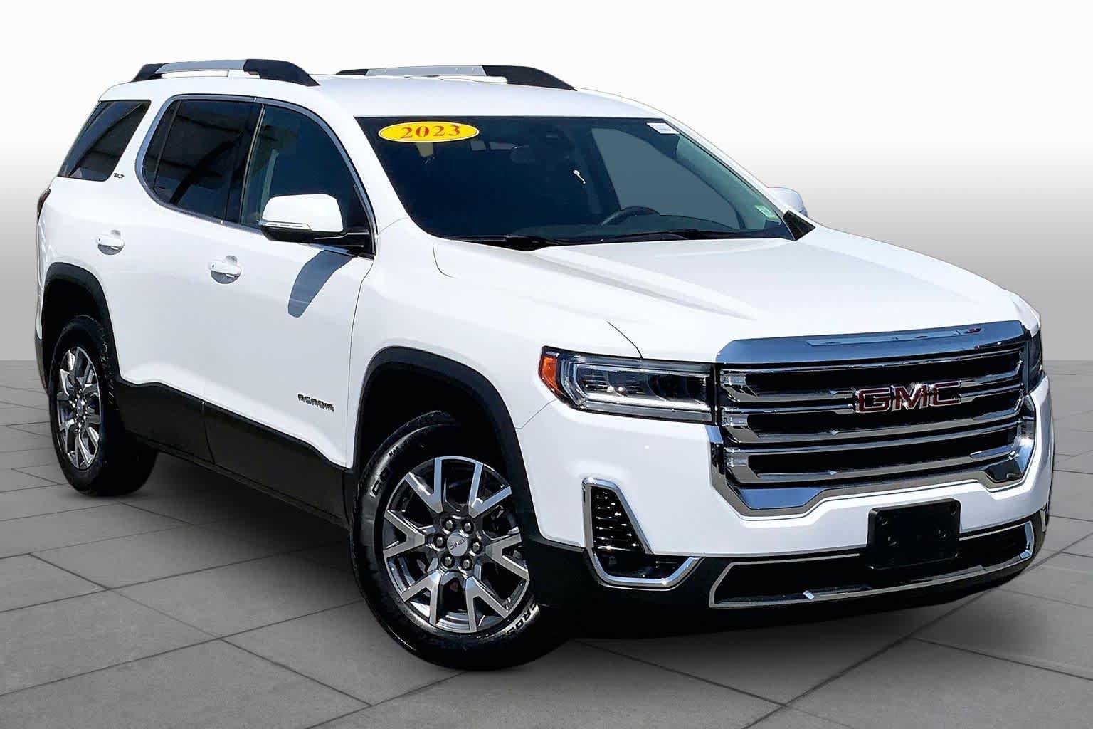 Used 2023 GMC Acadia SLT AWD/4WD image 3