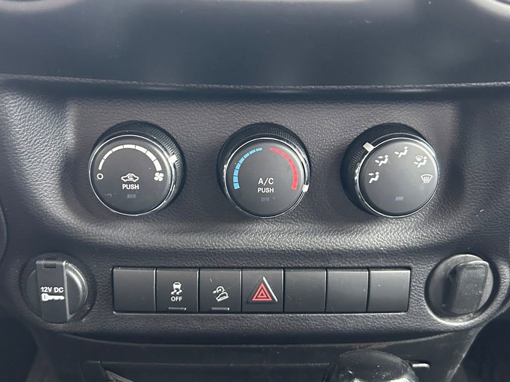 Used 2018 Jeep Wrangler Sport image 14