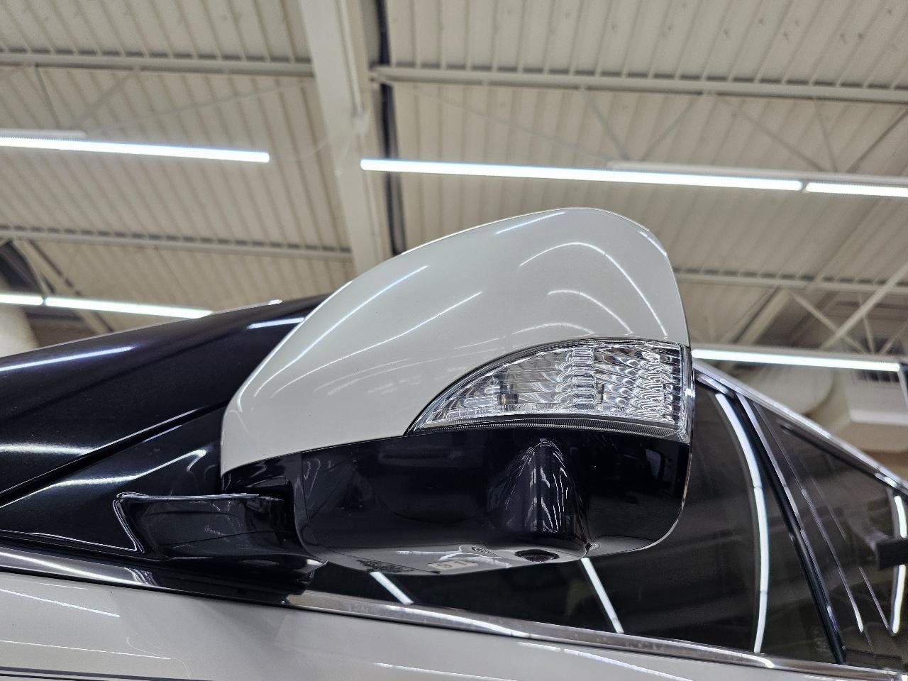 Used 2014 INFINITI QX80 2WD w/ Deluxe Touring Package image 11