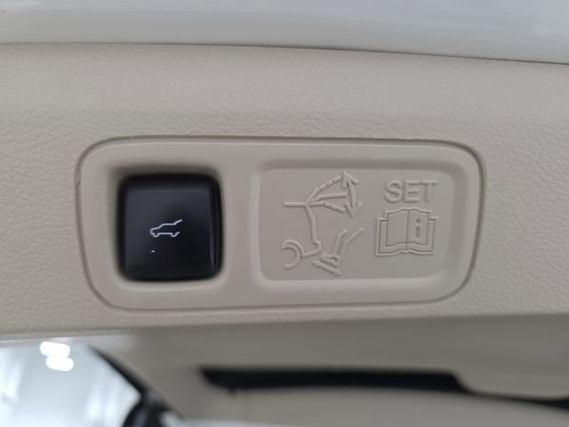 Certified 2020 Lincoln Navigator L Reserve w/ Equipment Group 208A Reserve image 33