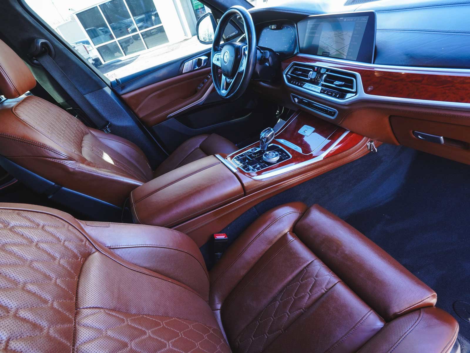 Used 2022 BMW ALPINA XB7 image 45