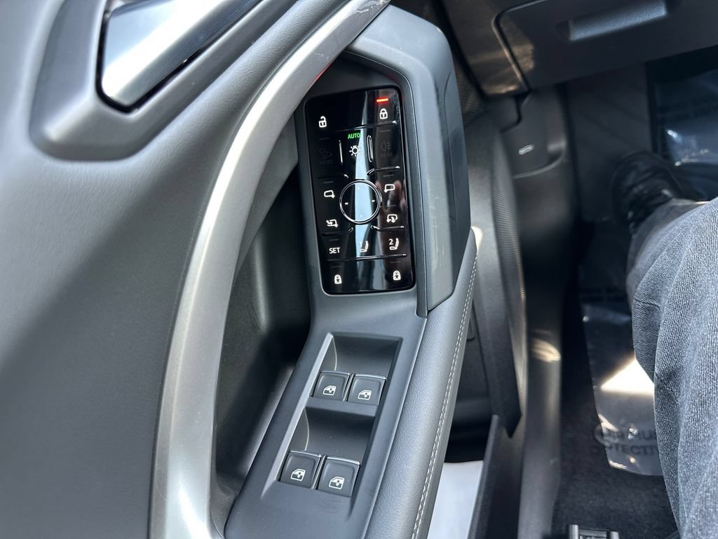 Used 2025 Audi Q5 Premium w/ Convenience Package AWD/4WD image 18