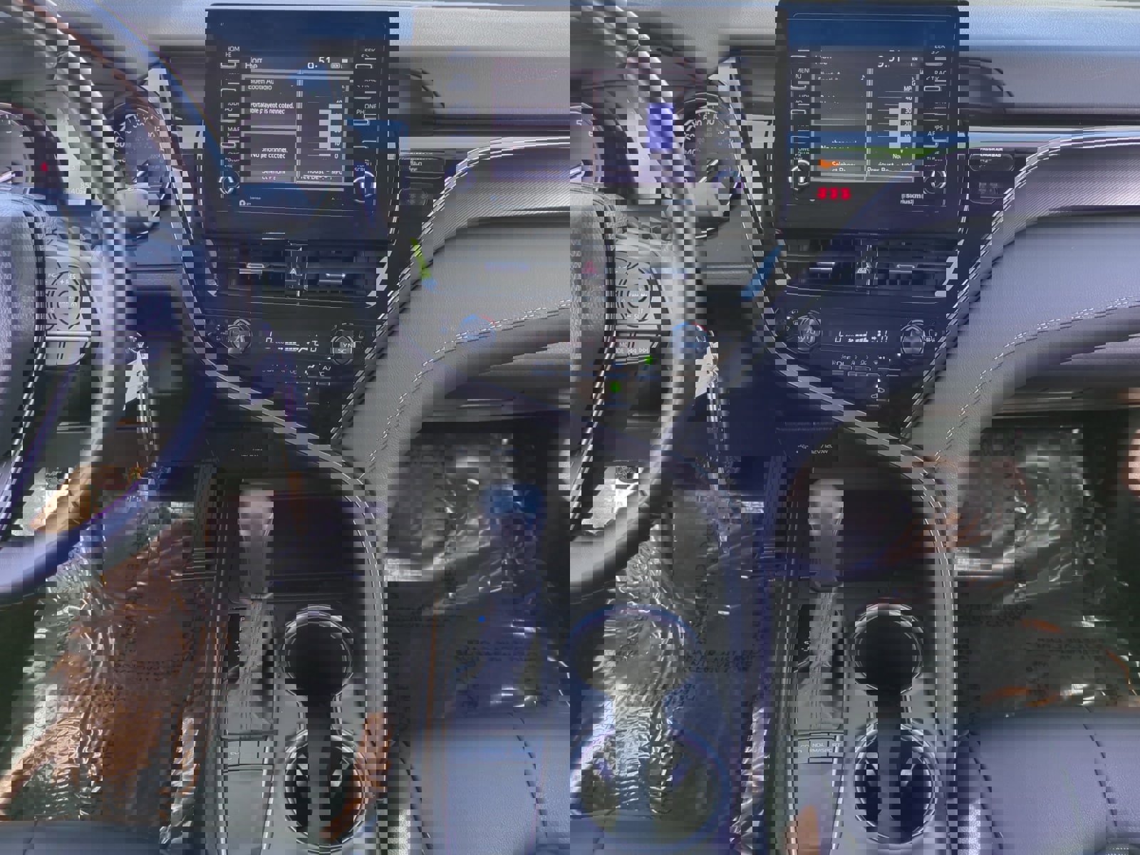 Used 2024 Toyota Camry SE image 11