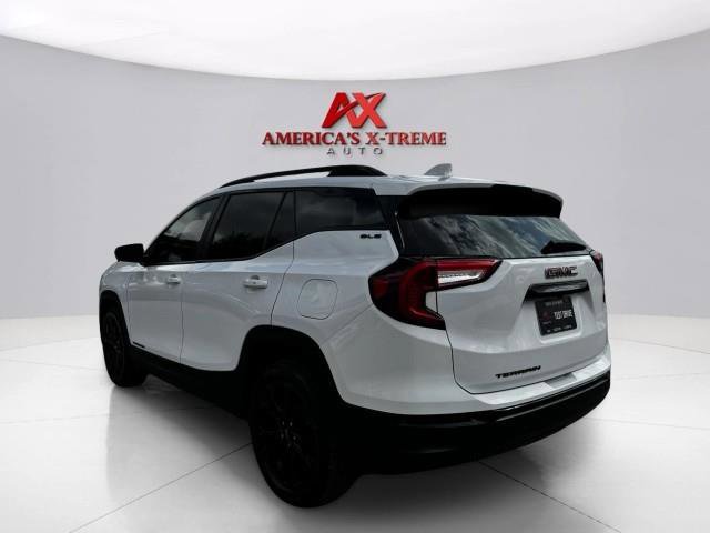 Used 2022 GMC Terrain SLE w/ Driver Convenience Package FWD image 3