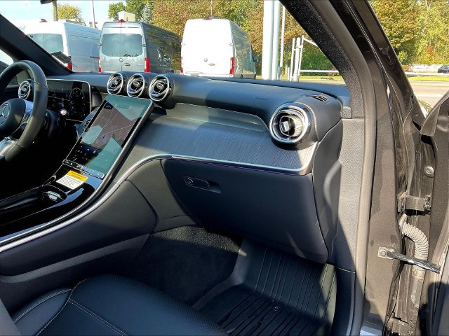Used 2026 Mercedes-Benz GLC 300 4MATIC image 28