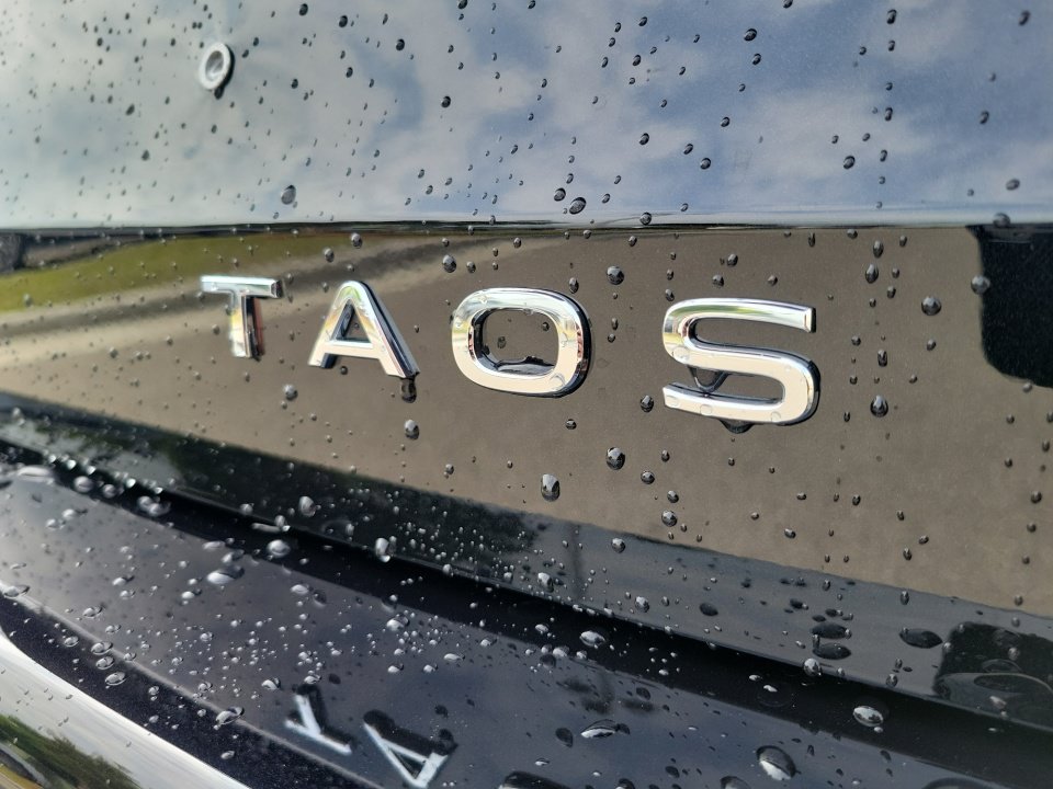 New 2026 Volkswagen Taos SE AWD/4WD image 14