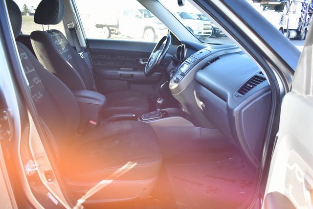 Used 2013 Kia Soul + w/ Audio Pkg image 35