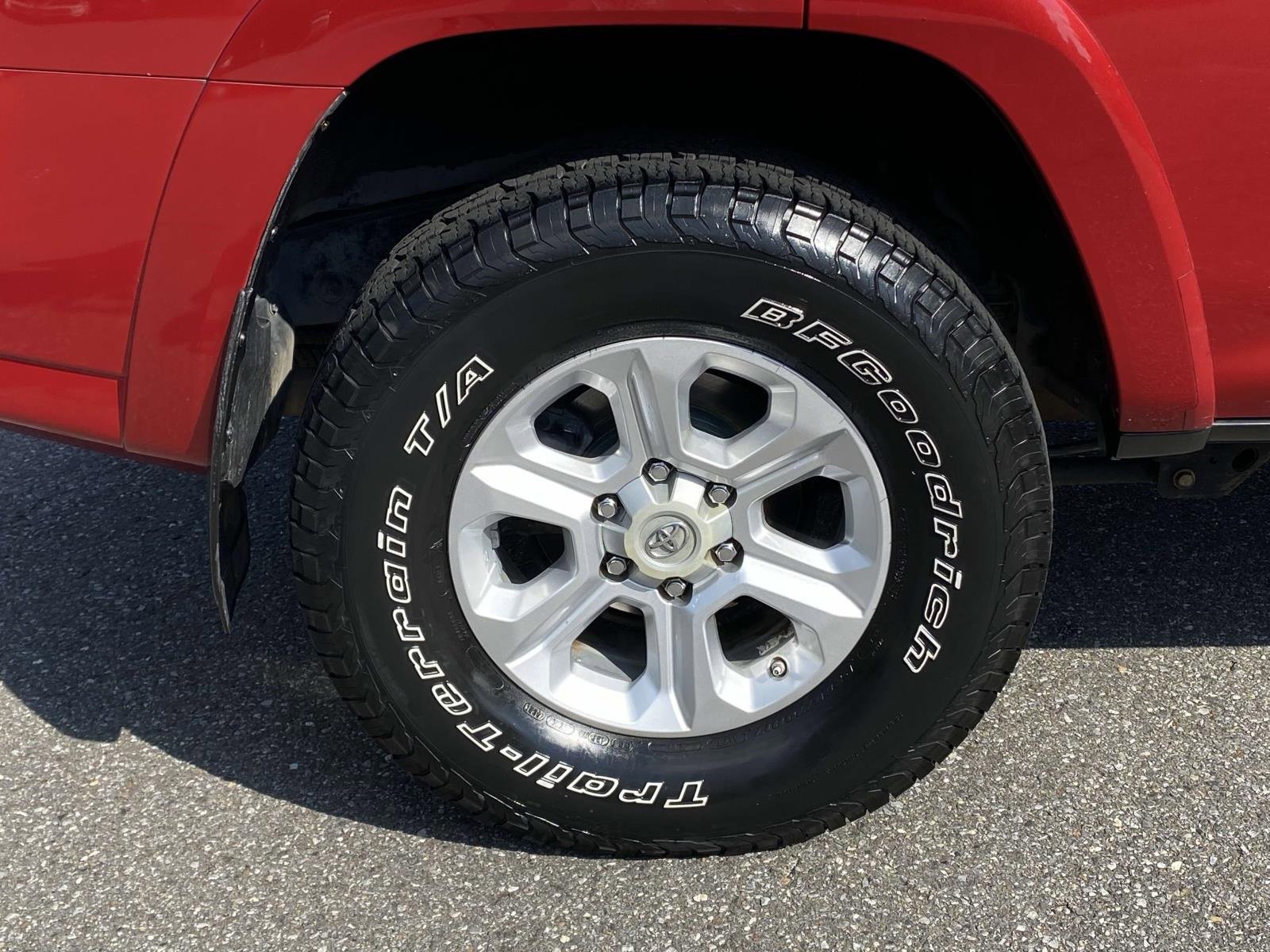 Used 2016 Toyota 4Runner SR5 Premium image 9