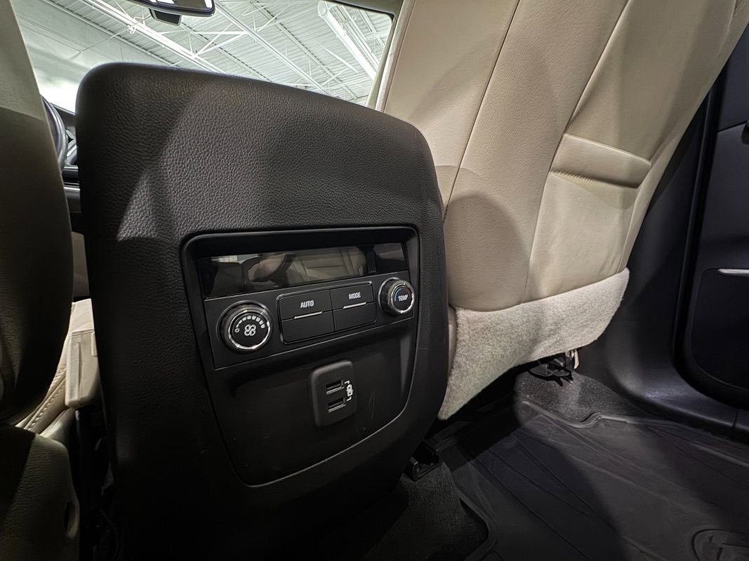 Used 2019 Buick Enclave Essence image 33
