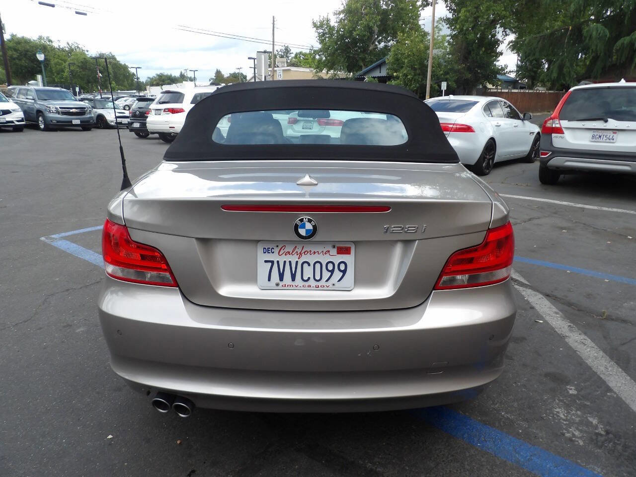 Used 2013 BMW 128i Convertible RWD image 11