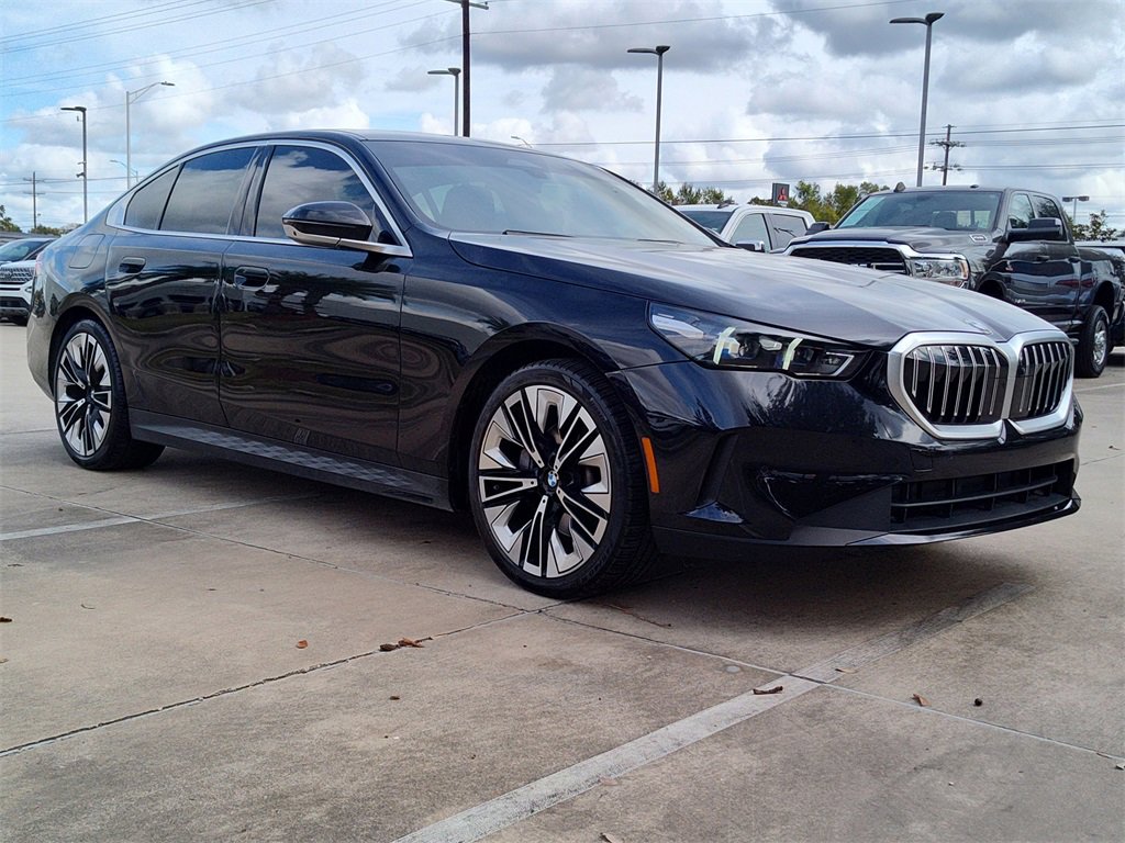 Used 2024 BMW 530i w/ Premium Package image 14