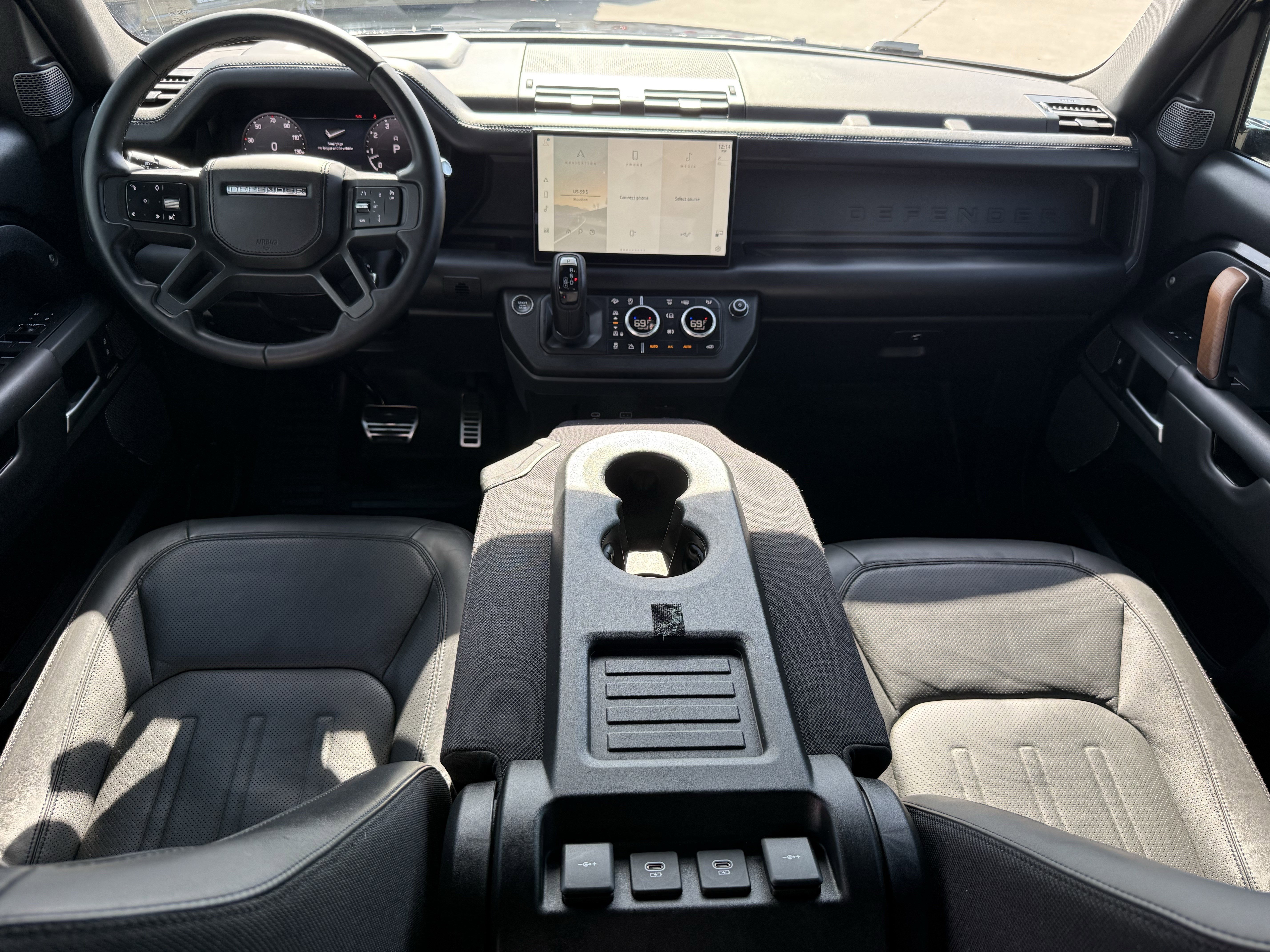 Used 2023 Land Rover Defender 110 X image 13