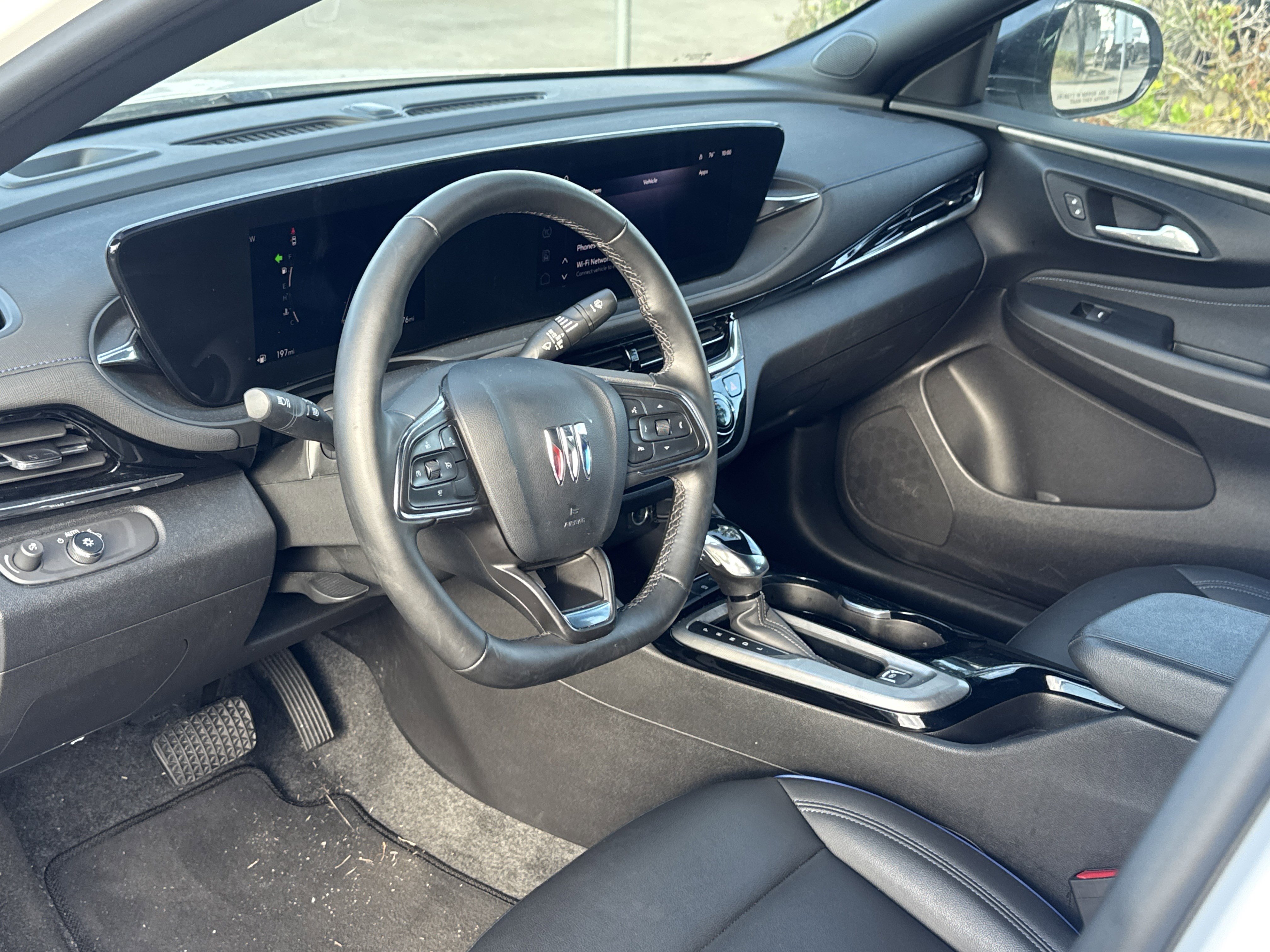 Used 2025 Buick Envista Sport Touring image 5