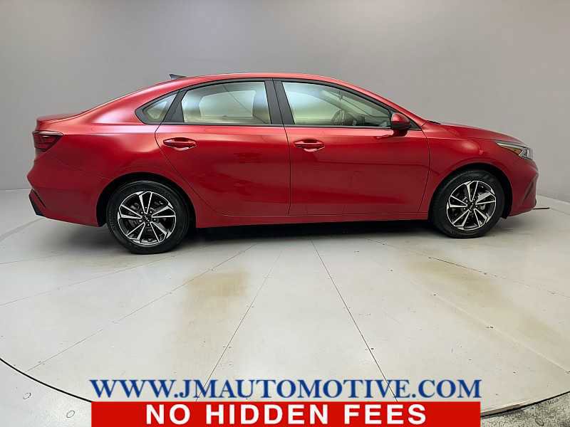 Used 2022 Kia Forte LXS image 6
