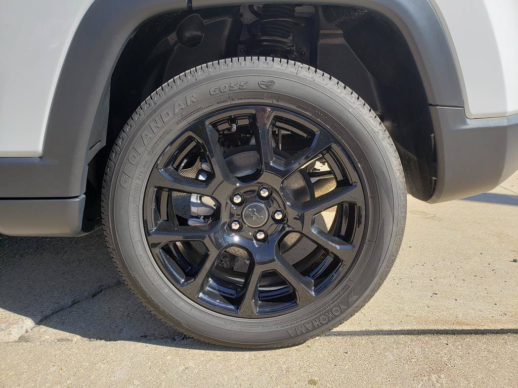 New 2026 Jeep Compass Latitude AWD/4WD image 24