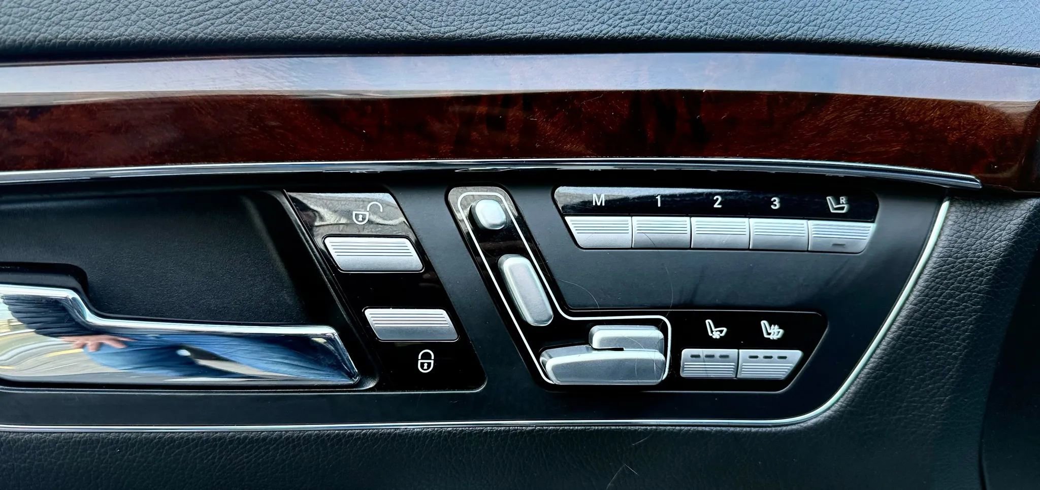 Used 2013 Mercedes-Benz S 550 4MATIC image 25