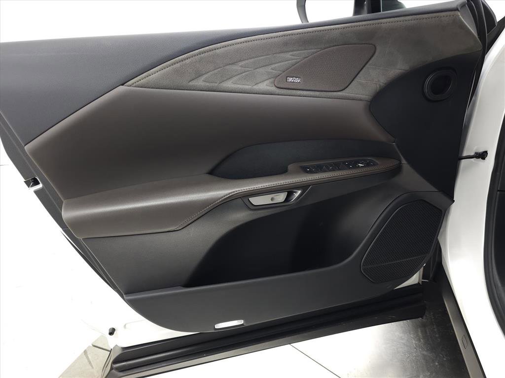 Used 2024 Lexus RX 350 w/ Luxury Package image 15