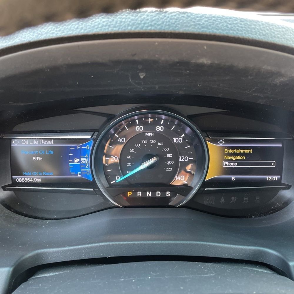 Used 2016 Ford Explorer XLT w/ Equipment Group 202A image 9