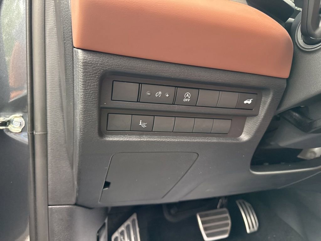 Used 2026 Mitsubishi Outlander SEL image 17