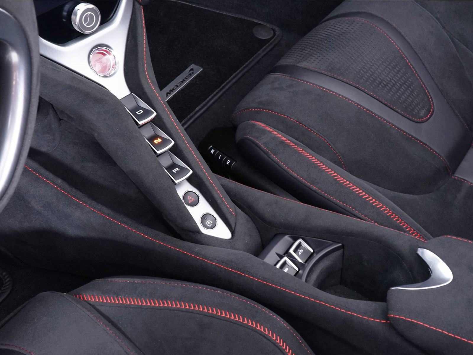 Used 2024 McLaren 750S Spider image 30