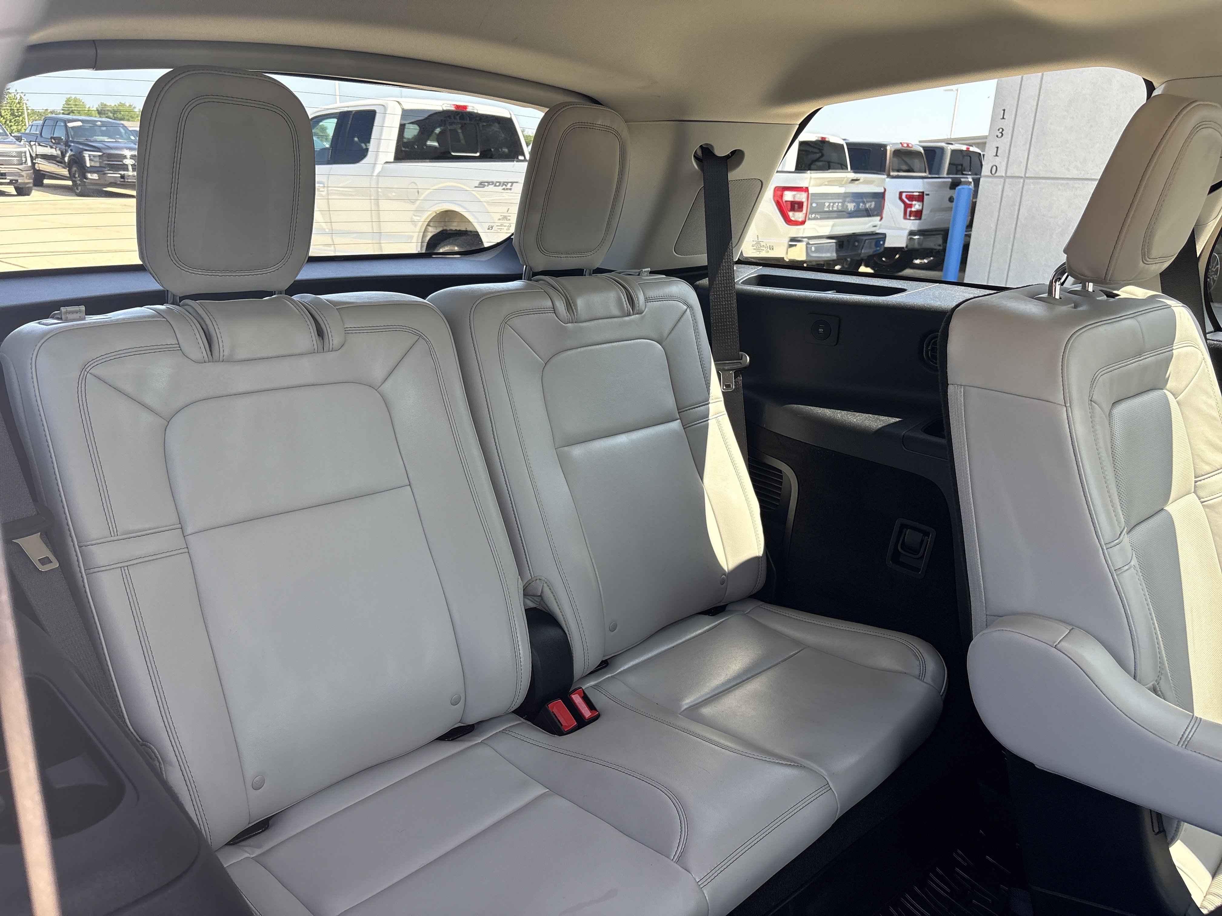 Used 2025 Lincoln Aviator Reserve w/ Equipment Group 201A AWD/4WD image 7