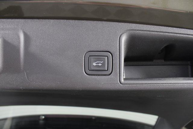 Used 2023 GMC Terrain Denali w/ Denali Premium Package image 24