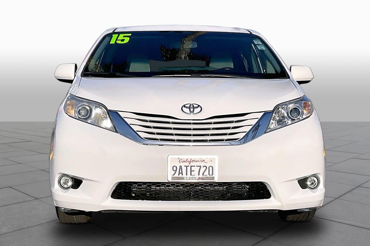 Used 2015 Toyota Sienna LE FWD image 3