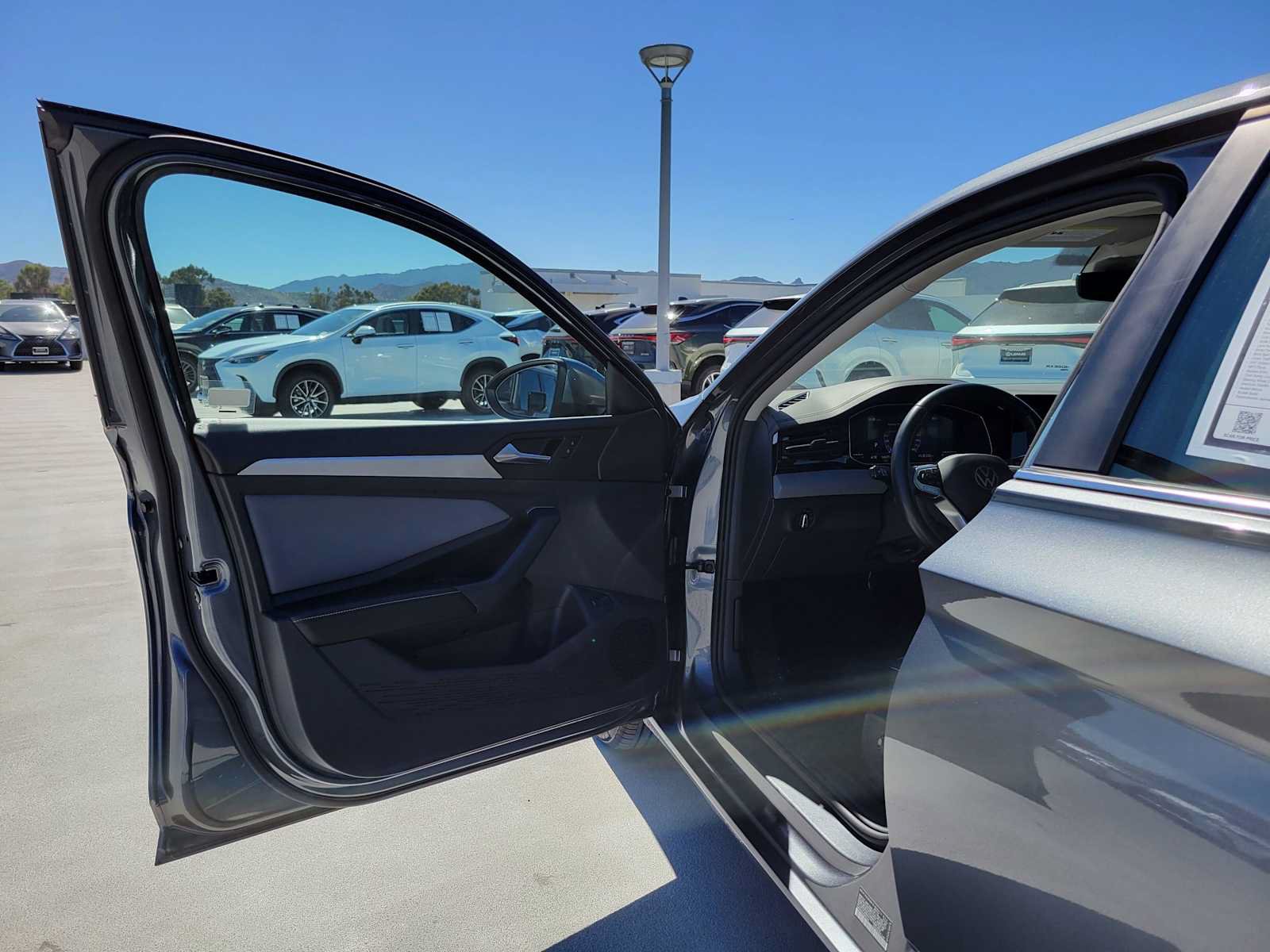 Used 2026 Volkswagen Jetta SE FWD image 18