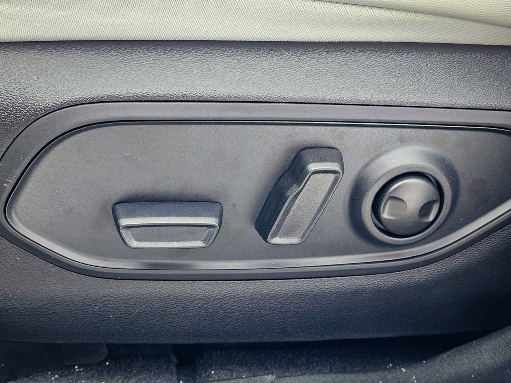 New 2026 Jeep Cherokee Limited image 14