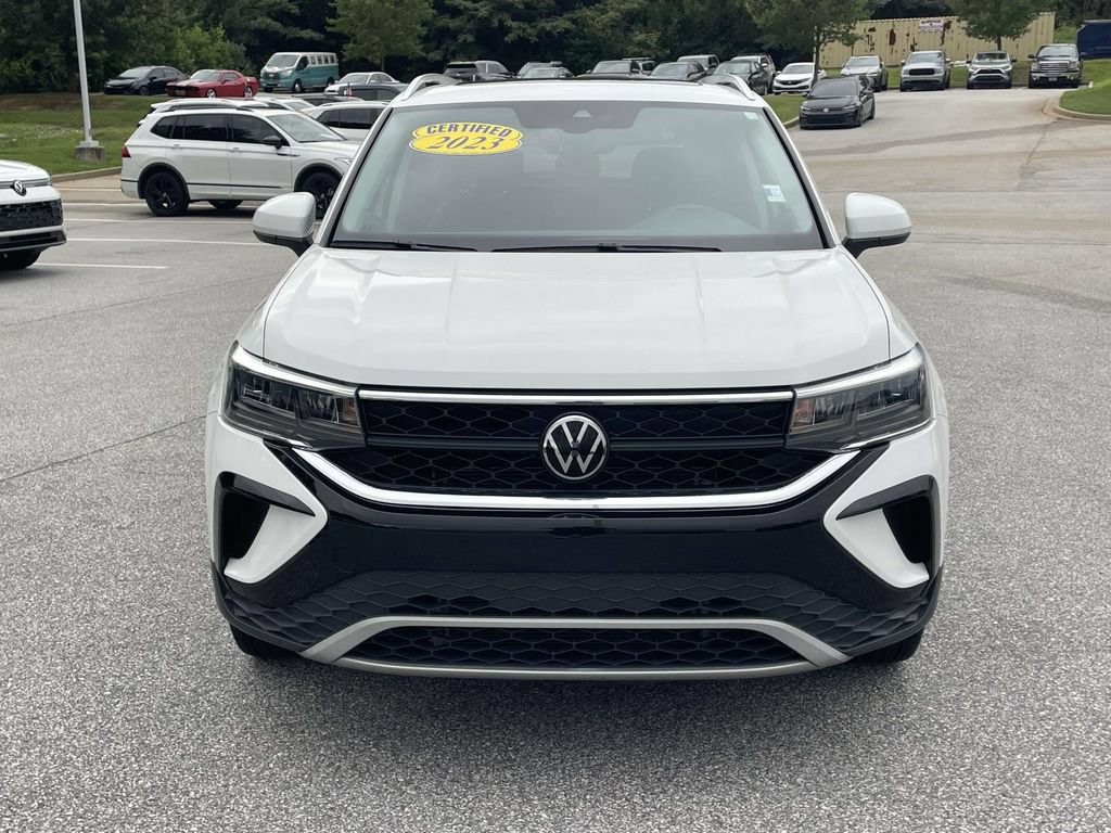Certified 2023 Volkswagen Taos SE FWD image 2