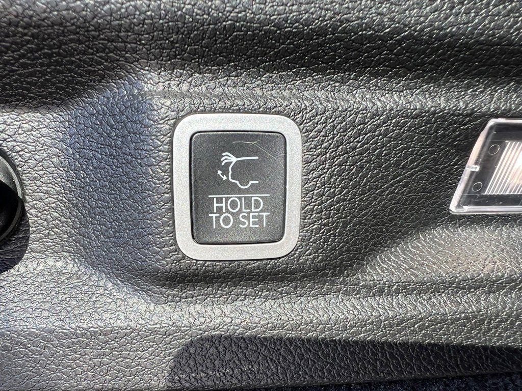 Used 2022 Jeep Grand Cherokee L Summit image 11