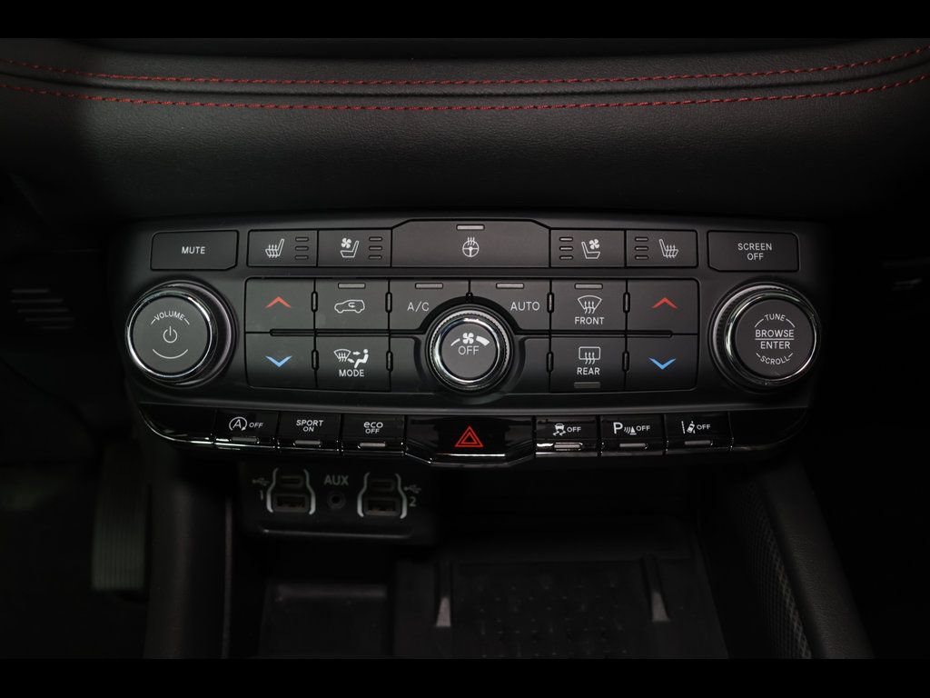 Used 2025 Dodge Durango GT AWD/4WD image 30